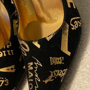 Brand New Super Glamorous Black and Gold Velvet Heels By IF CARRINI - box 45